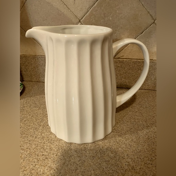 Vintage white scalloped pitcher - Picture 1 of 3